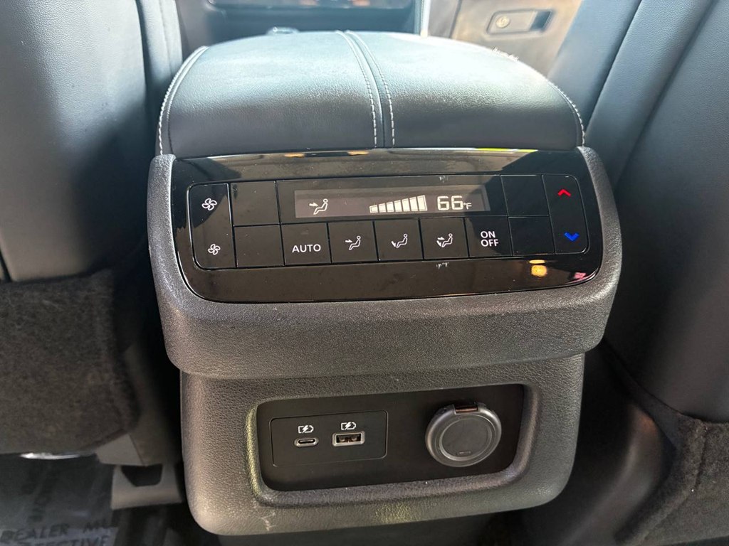 Photo 25 of this INFINITI QX60