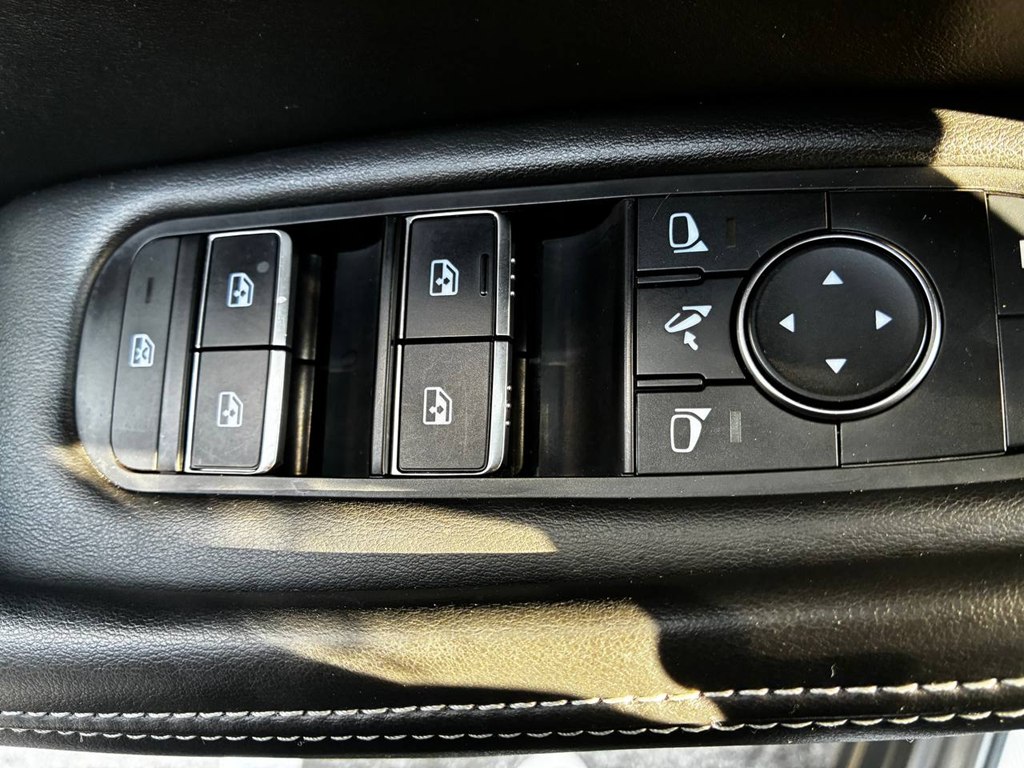 Photo 12 of this INFINITI QX60