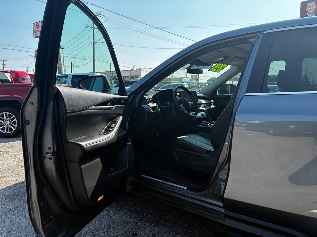 Photo 8 of this INFINITI QX60