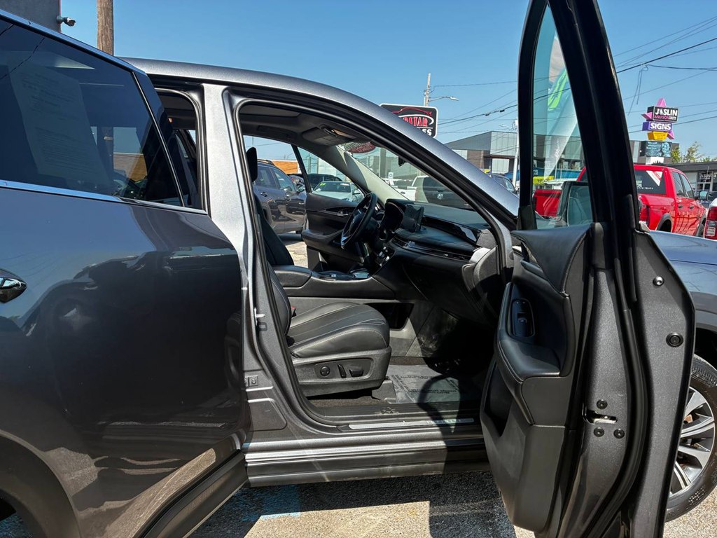Photo 11 of this INFINITI QX60