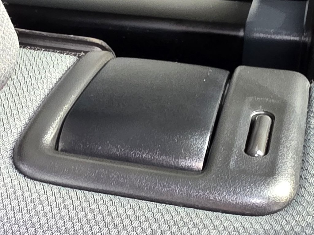 Photo 59 of this TOYOTA RAV4