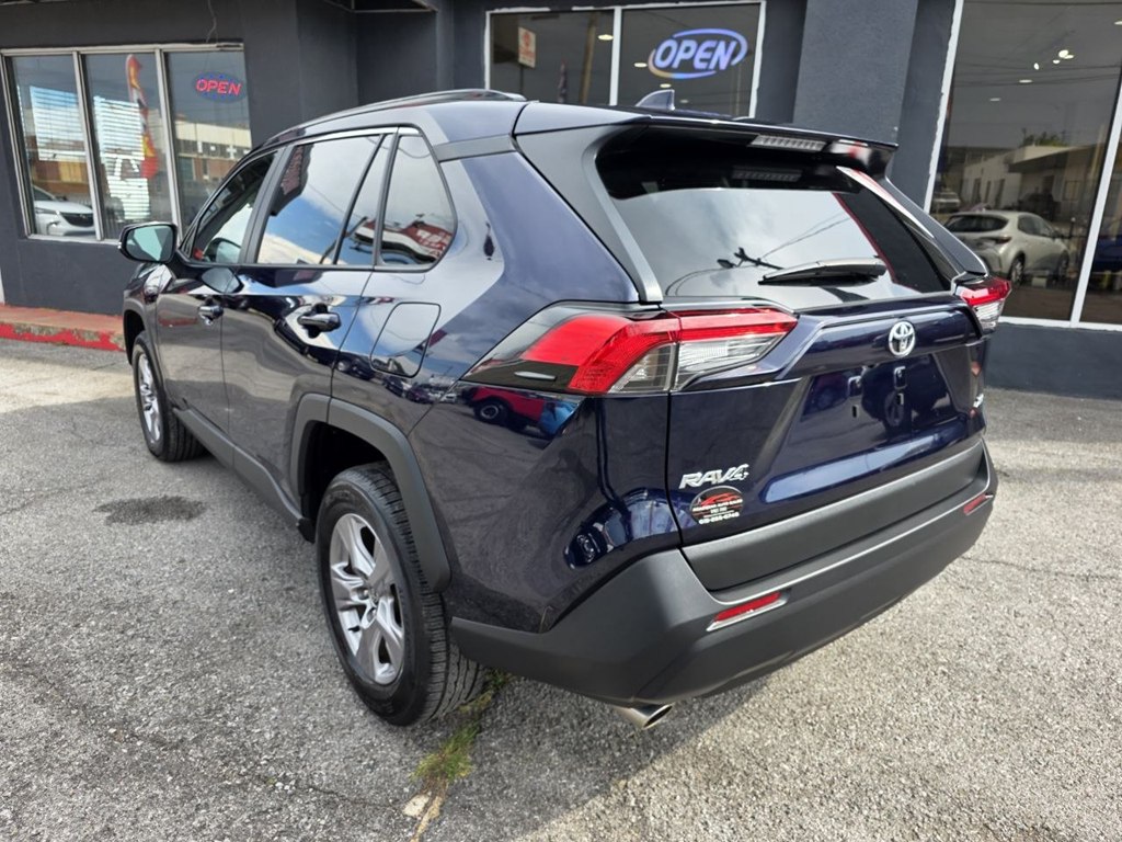 Photo 4 of this TOYOTA RAV4