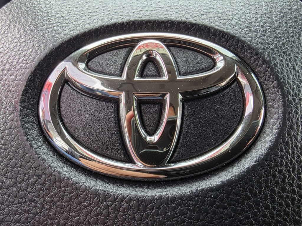 Photo 26 of this TOYOTA RAV4