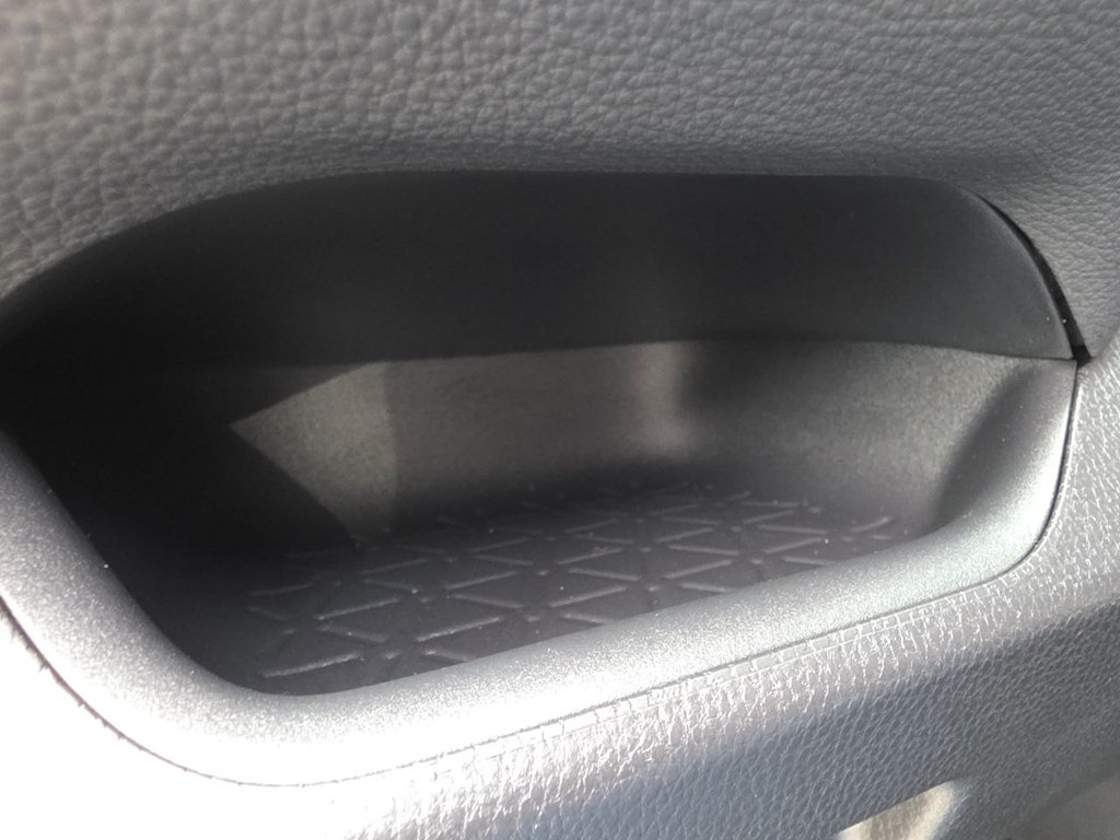 Photo 28 of this TOYOTA RAV4