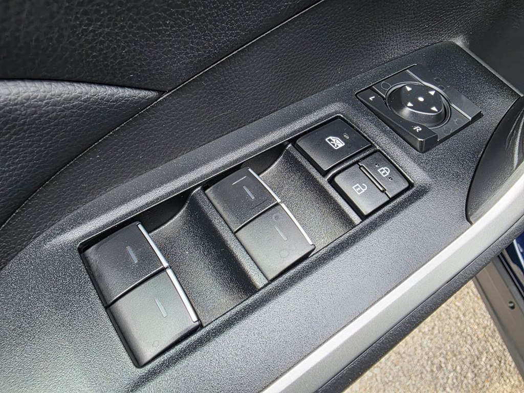Photo 14 of this TOYOTA RAV4