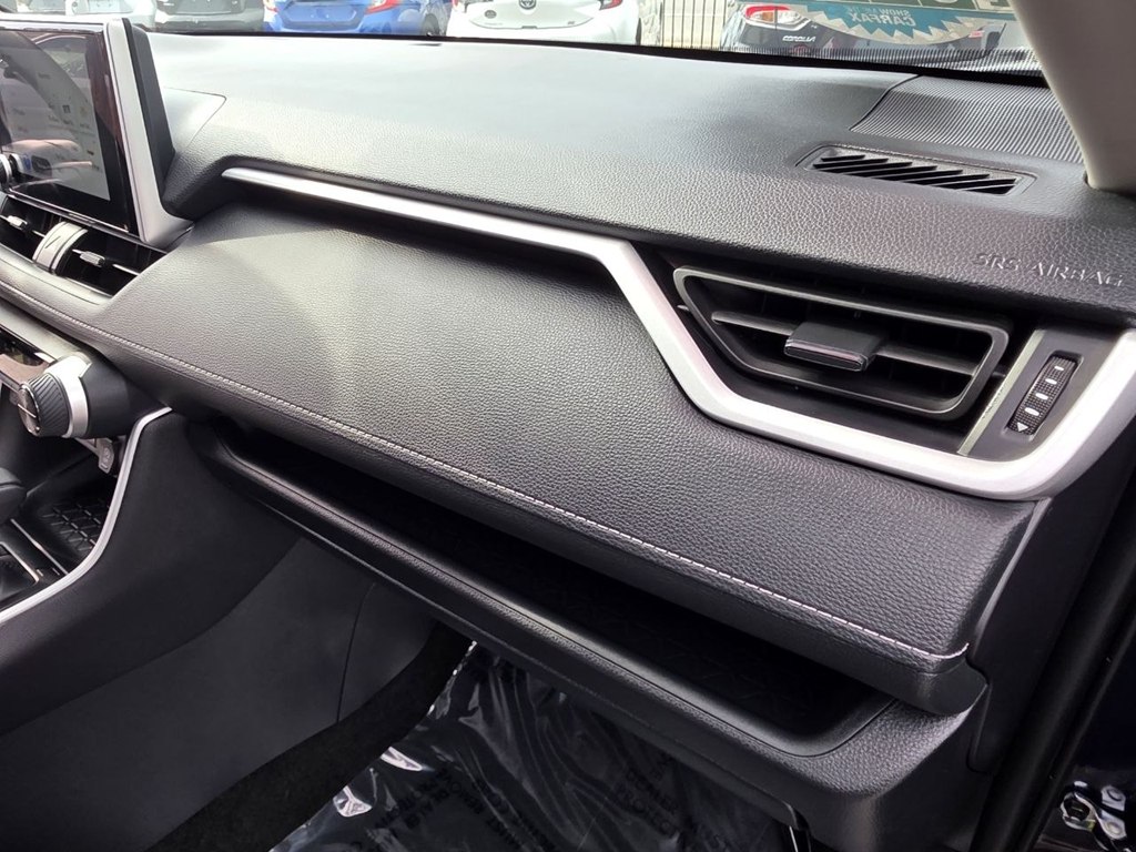 Photo 39 of this TOYOTA RAV4