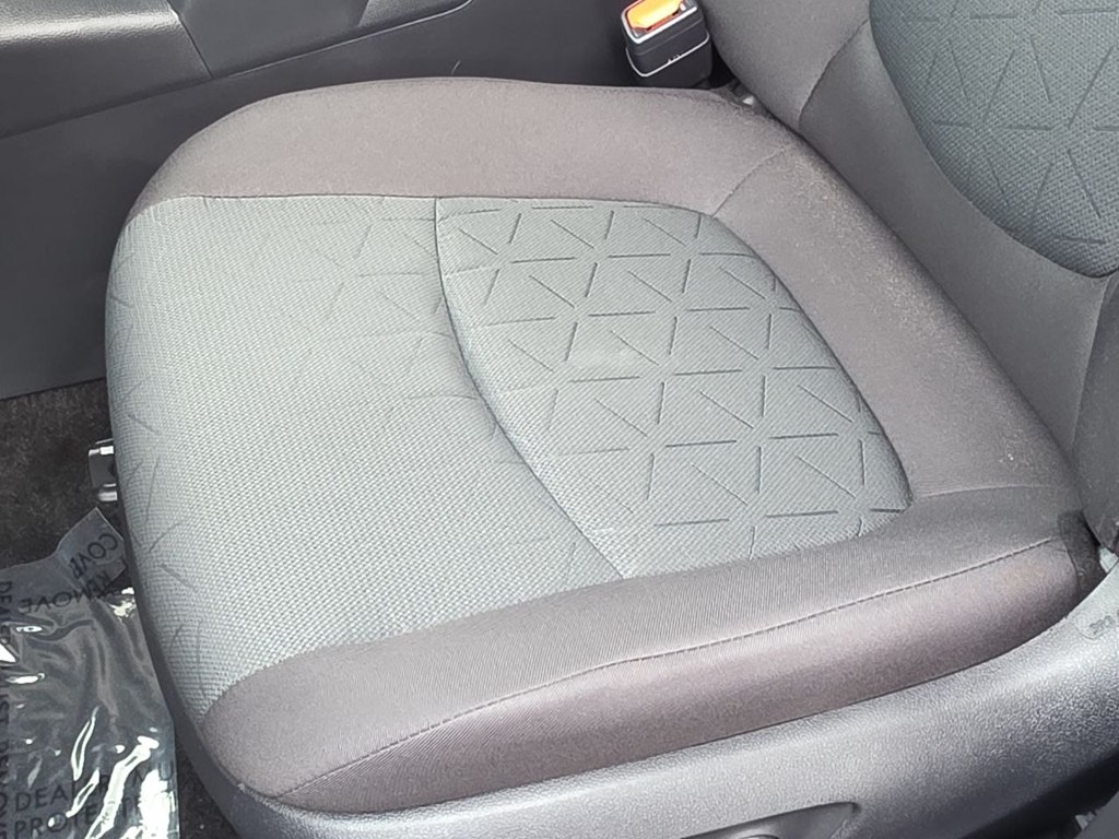Photo 38 of this TOYOTA RAV4