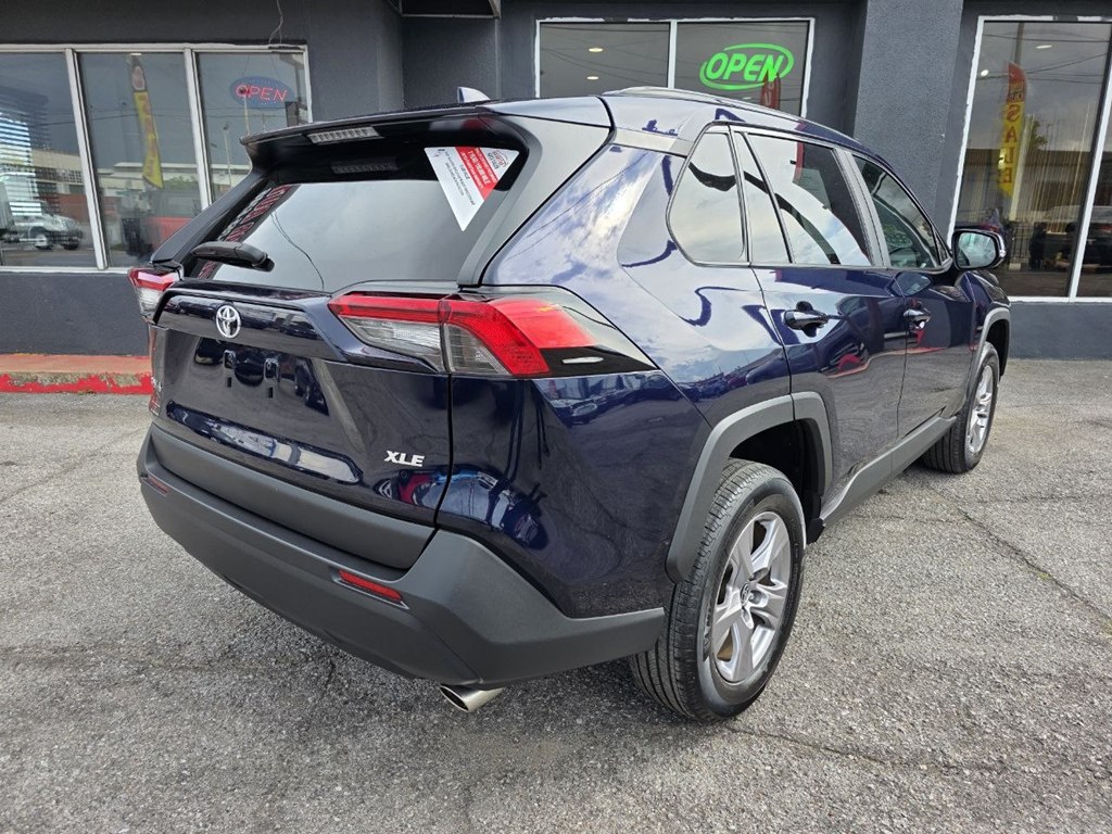 Photo 6 of this TOYOTA RAV4
