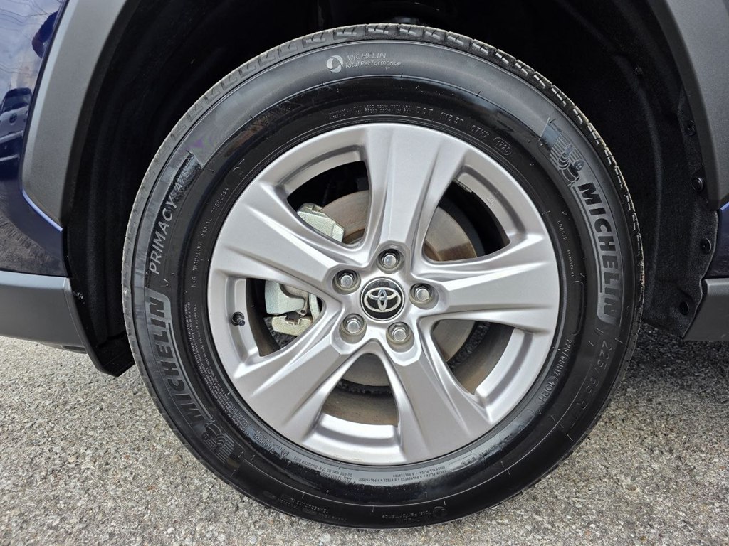 Photo 77 of this TOYOTA RAV4