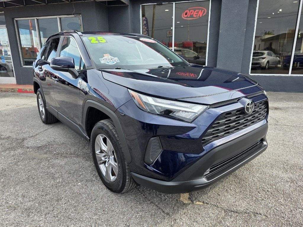 Photo 8 of this TOYOTA RAV4