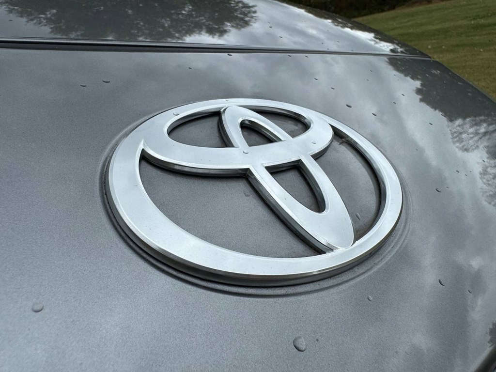 Photo 25 of this TOYOTA CAMRY