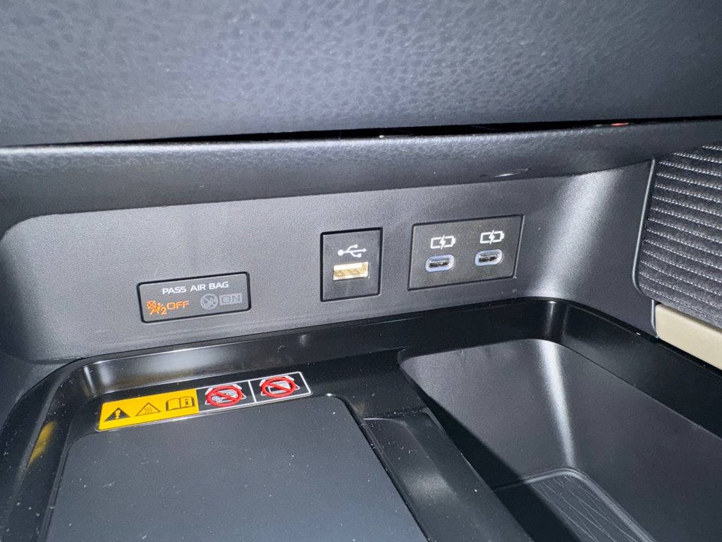 Photo 16 of this TOYOTA CAMRY
