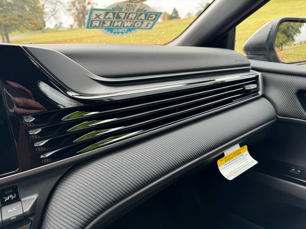 Photo 14 of this TOYOTA CAMRY