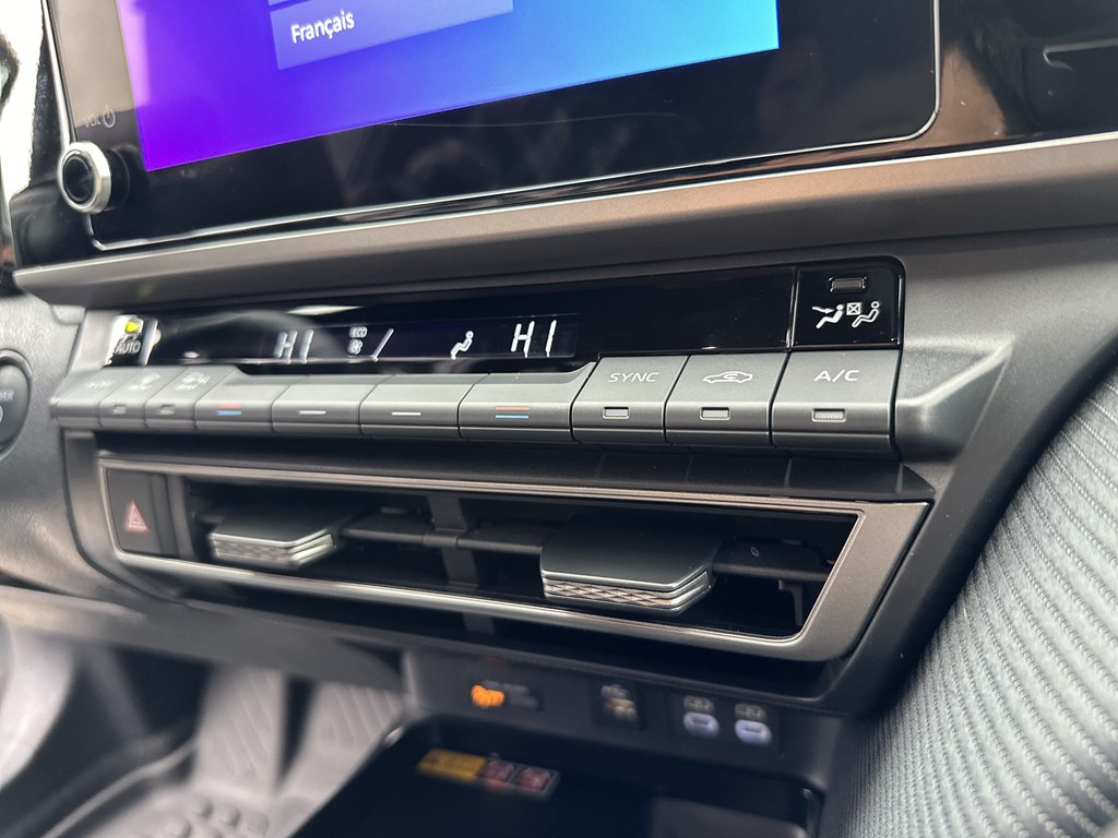 Photo 29 of this TOYOTA CAMRY