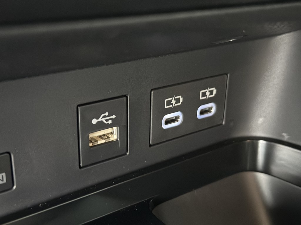 Photo 30 of this TOYOTA CAMRY