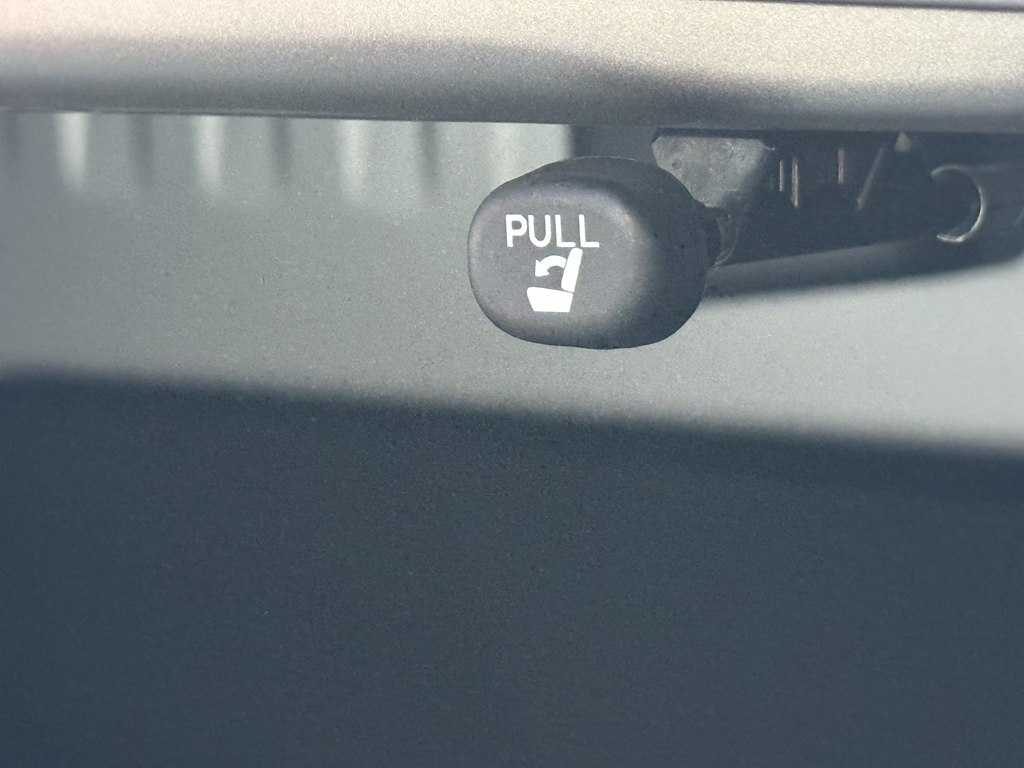 Photo 43 of this TOYOTA CAMRY