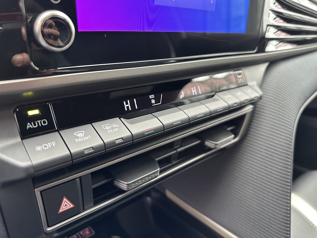Photo 28 of this TOYOTA CAMRY