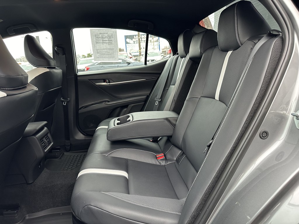Photo 36 of this TOYOTA CAMRY