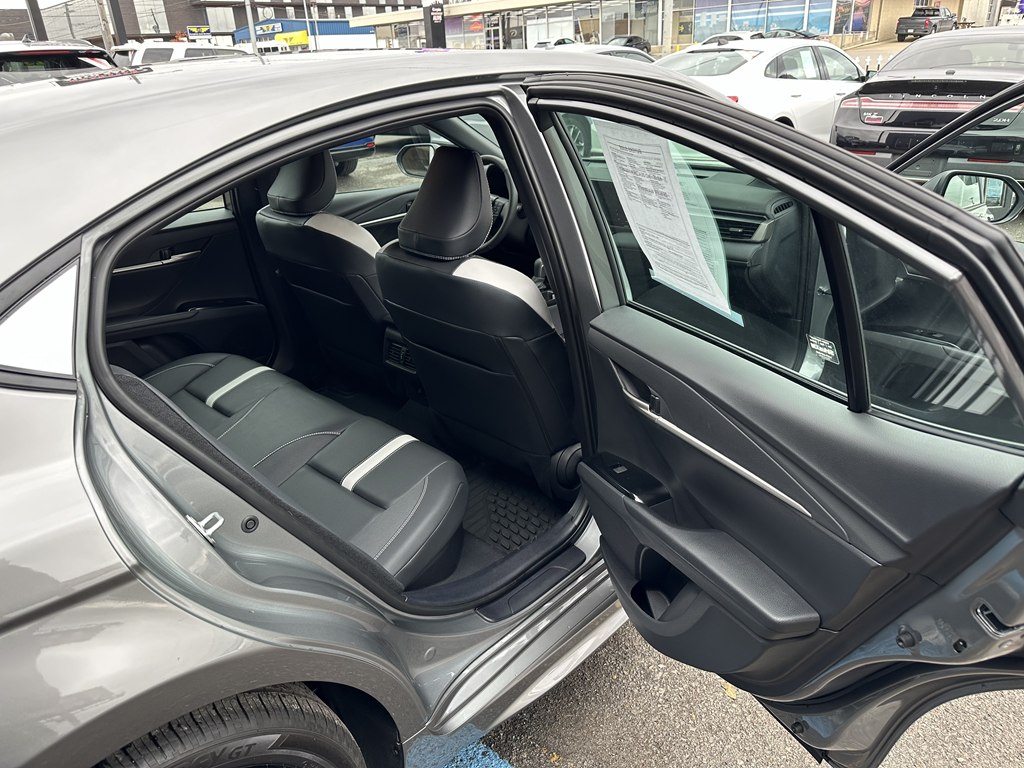 Photo 13 of this TOYOTA CAMRY