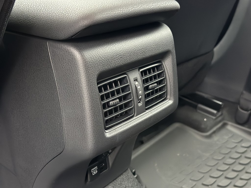 Photo 38 of this TOYOTA CAMRY
