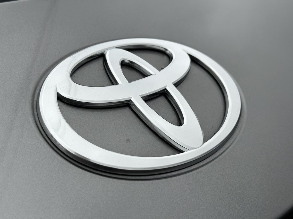 Photo 50 of this TOYOTA CAMRY
