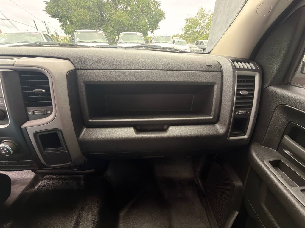 Photo 42 of this RAM 1500 CLASSIC