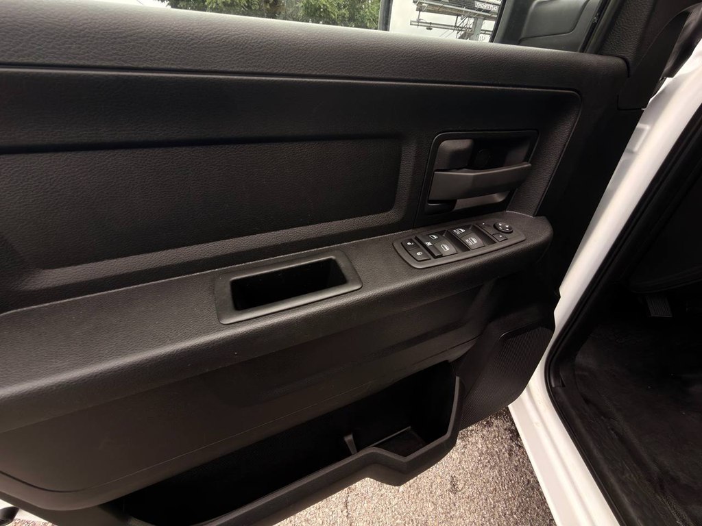 Photo 41 of this RAM 1500 CLASSIC