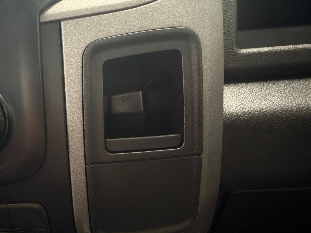 Photo 34 of this RAM 1500 CLASSIC