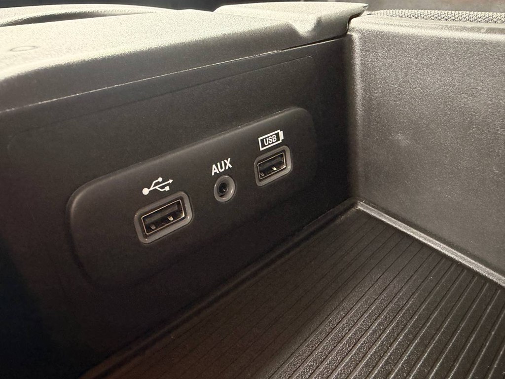 Photo 38 of this RAM 1500 CLASSIC