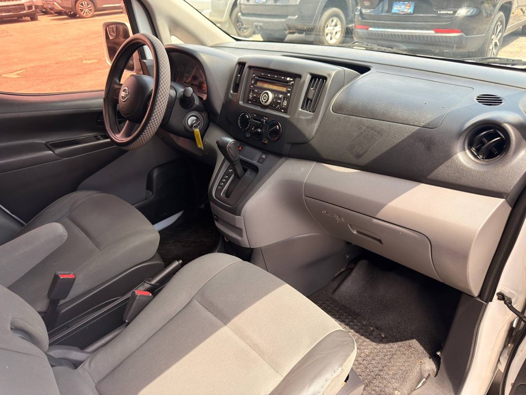 Photo 18 of this NISSAN NV200