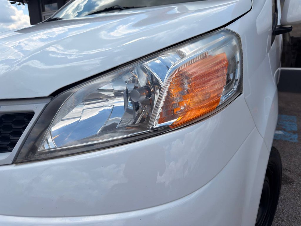 Photo 37 of this NISSAN NV200