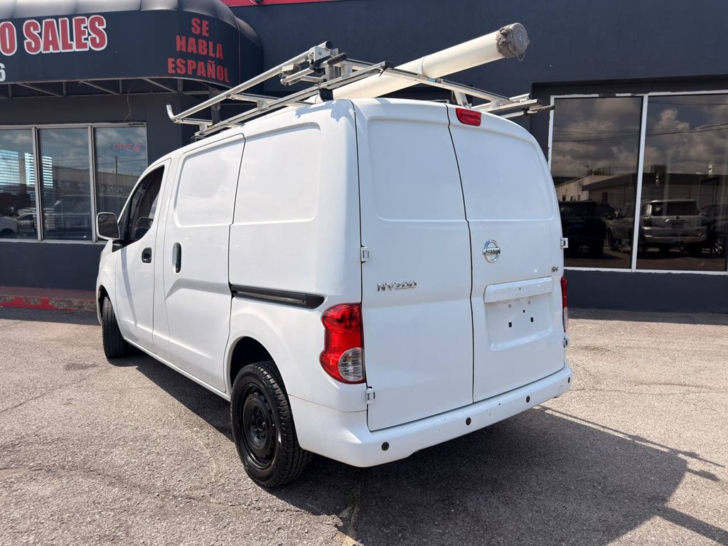 Photo 4 of this NISSAN NV200