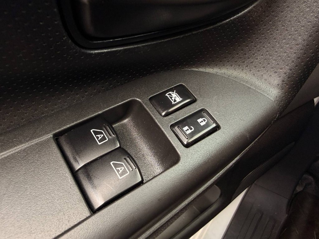 Photo 15 of this NISSAN NV200