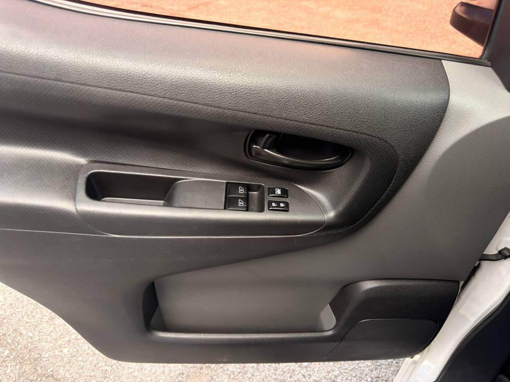 Photo 14 of this NISSAN NV200