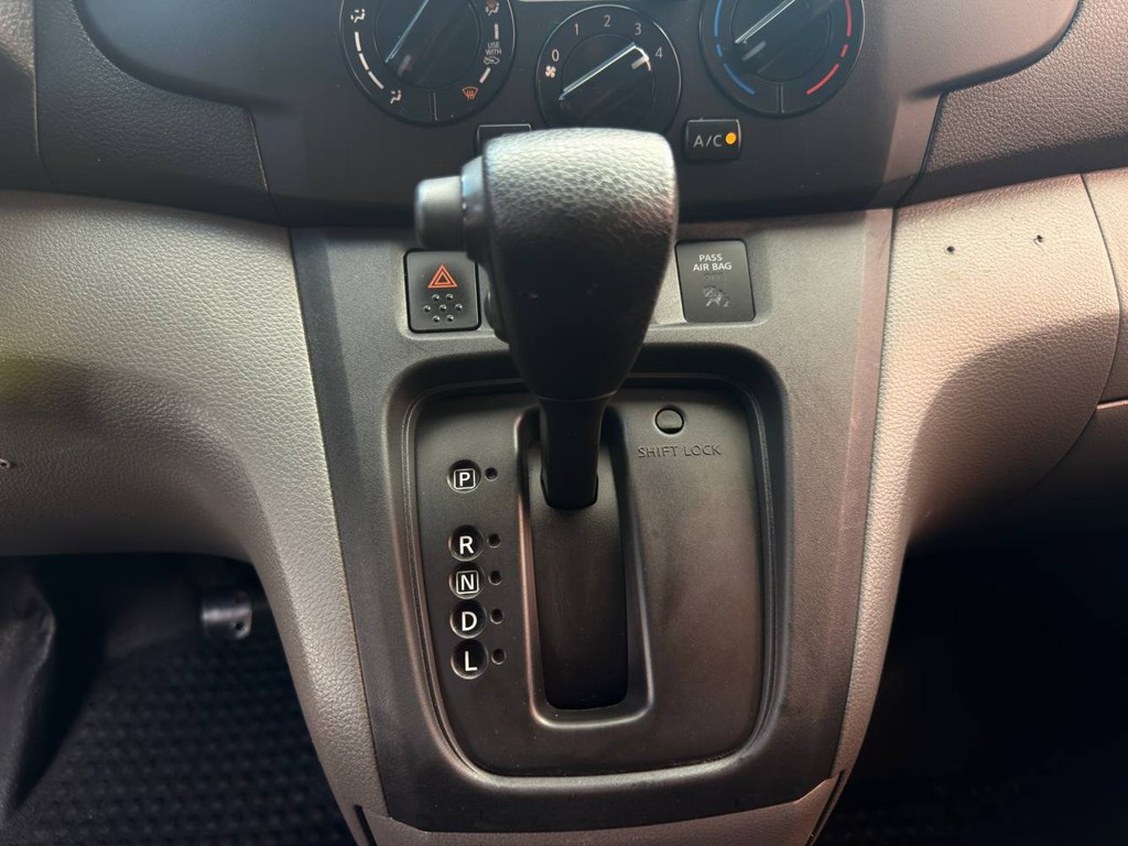 Photo 29 of this NISSAN NV200