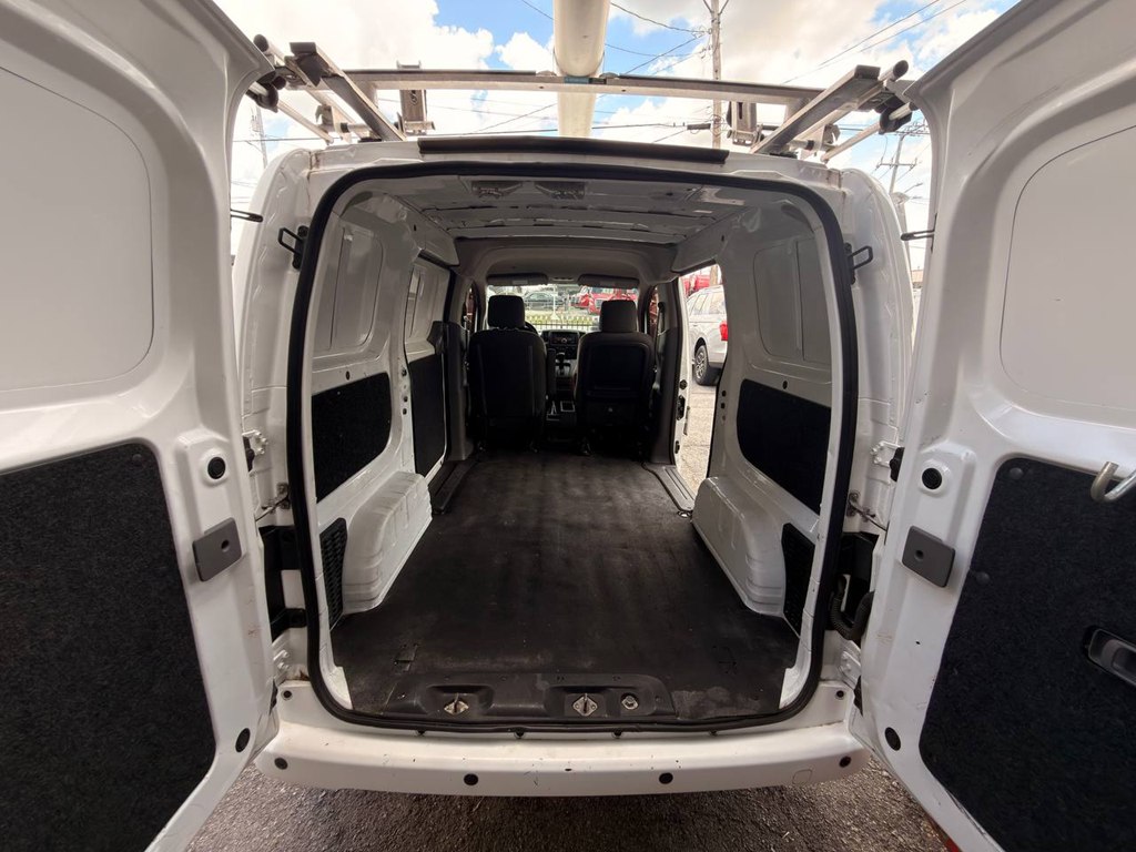 Photo 41 of this NISSAN NV200