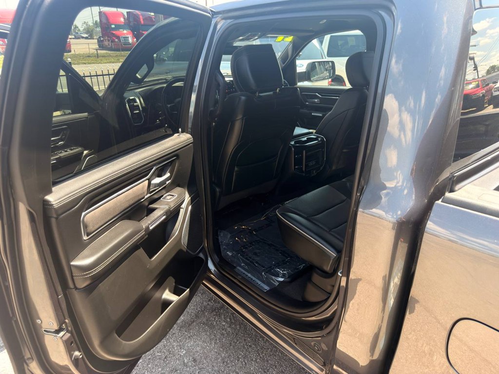 Photo 10 of this RAM 1500