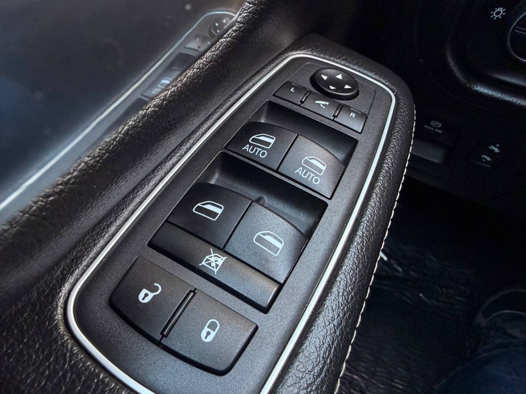 Photo 13 of this RAM 1500
