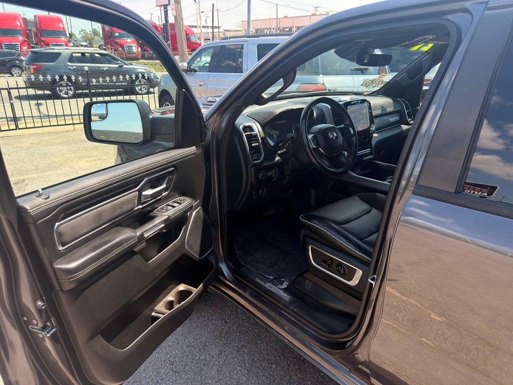 Photo 9 of this RAM 1500