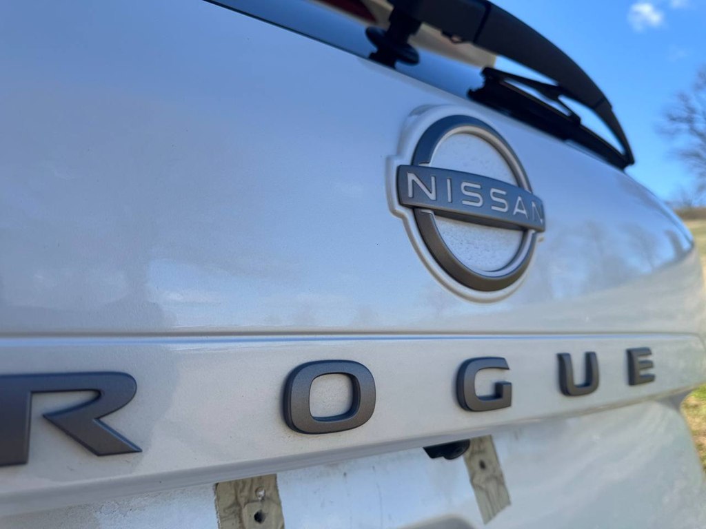Photo 49 of this NISSAN ROGUE
