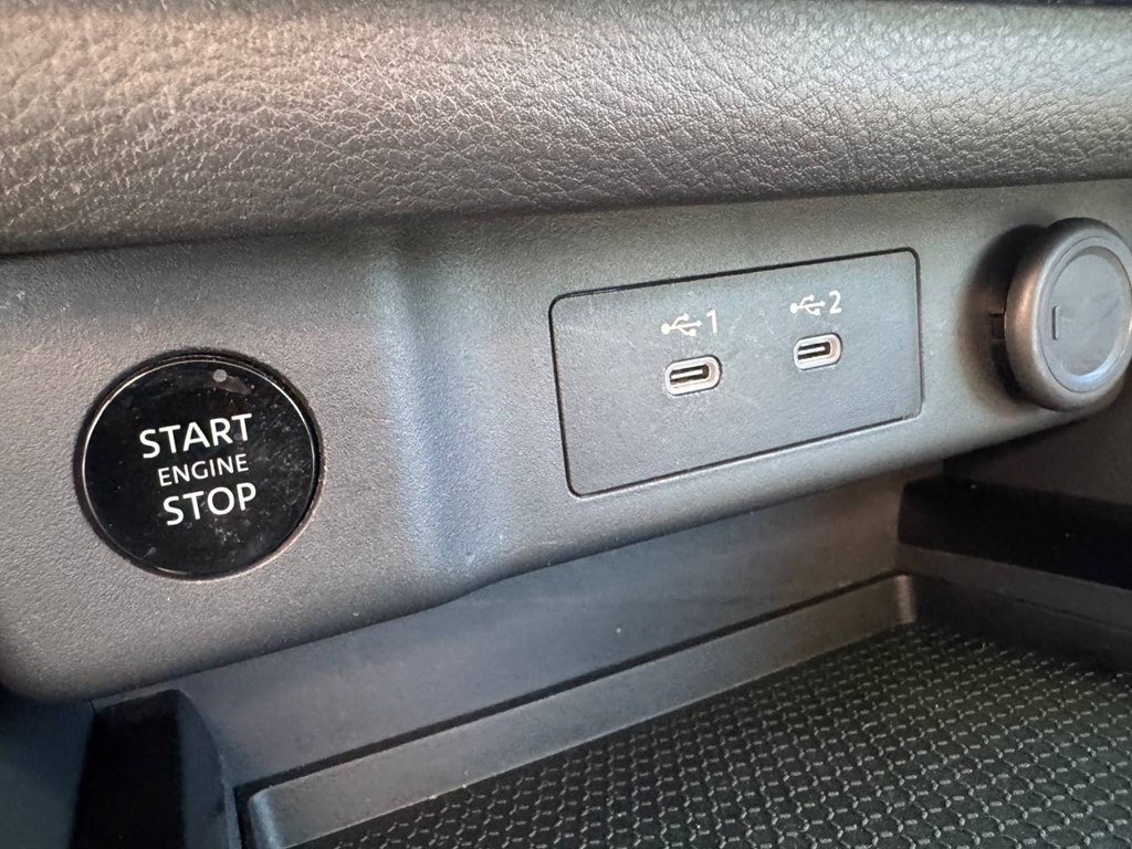 Photo 28 of this NISSAN ROGUE