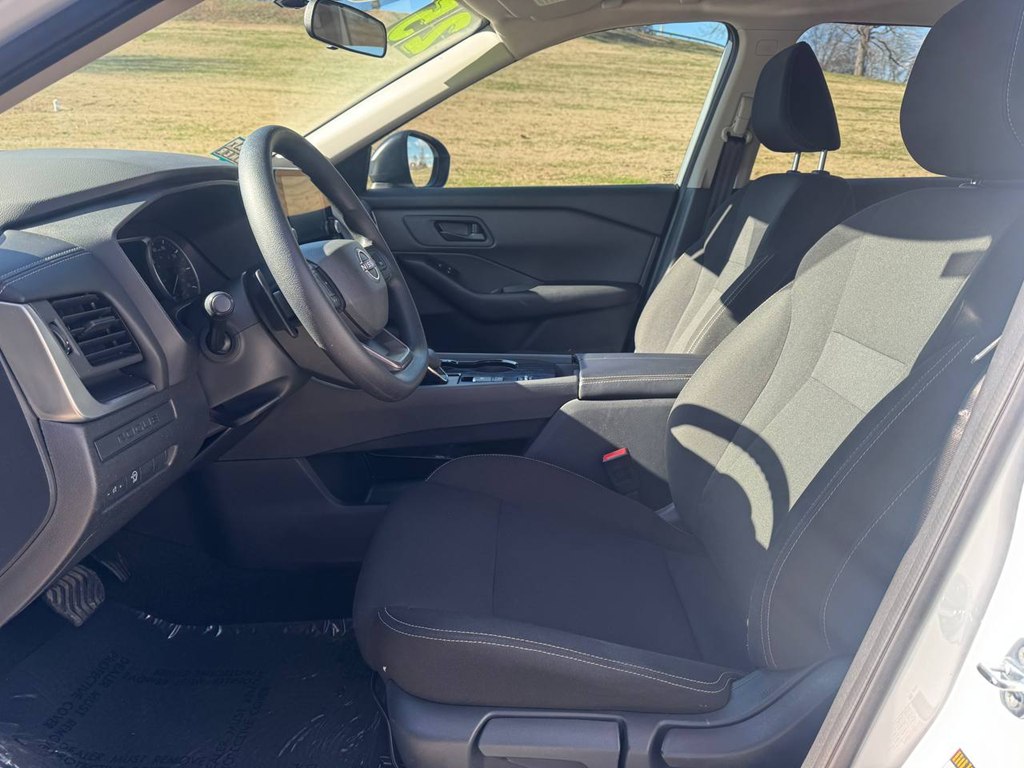 Photo 33 of this NISSAN ROGUE