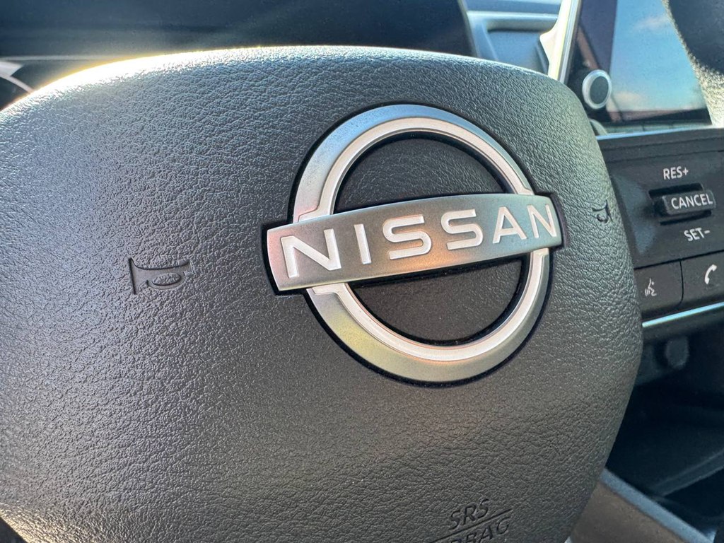 Photo 32 of this NISSAN ROGUE