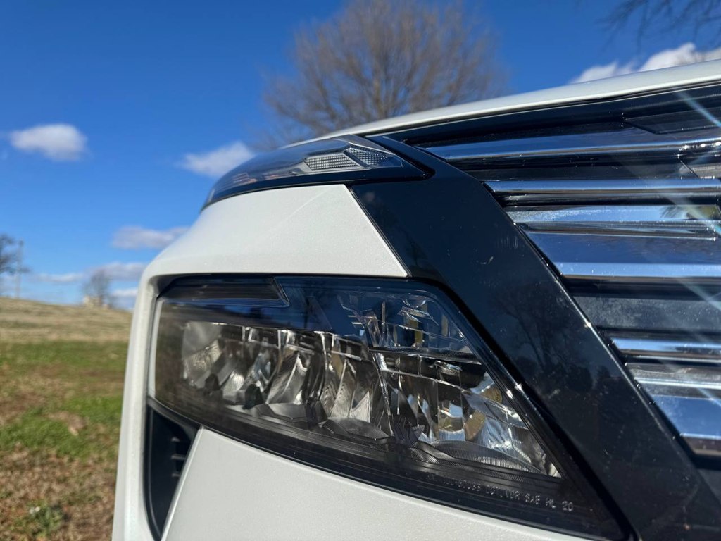 Photo 11 of this NISSAN ROGUE