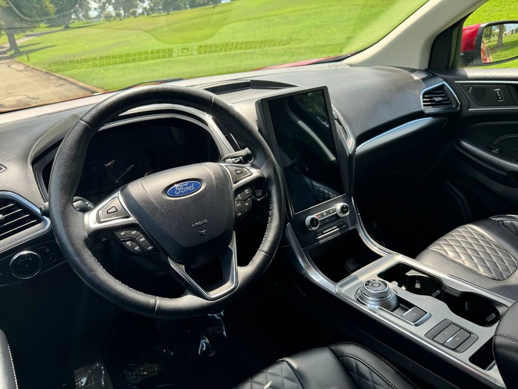 Photo 40 of this FORD EDGE