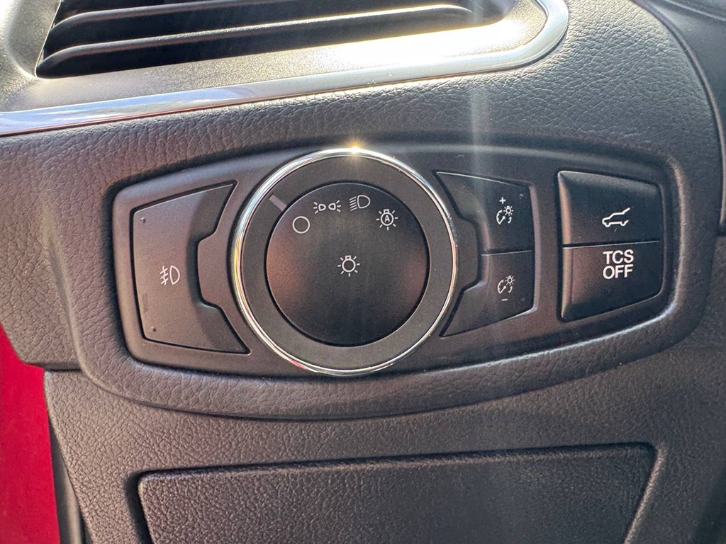 Photo 33 of this FORD EDGE