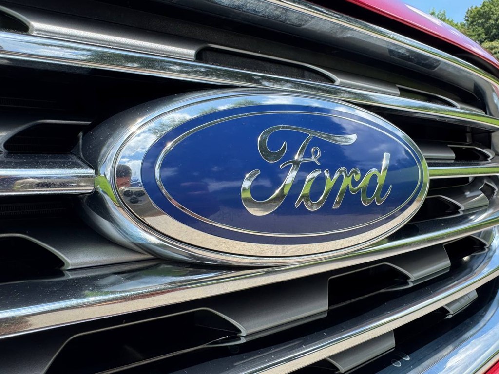 Photo 55 of this FORD EDGE