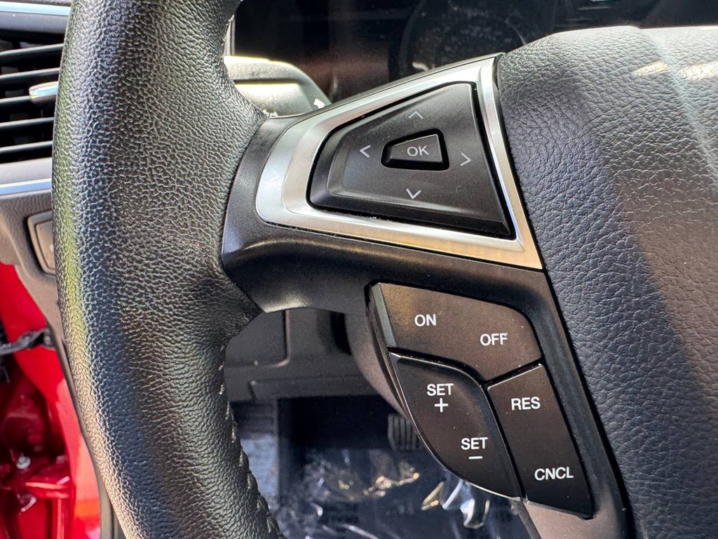 Photo 27 of this FORD EDGE