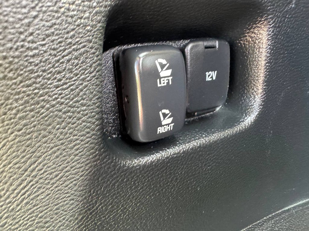 Photo 42 of this FORD EDGE