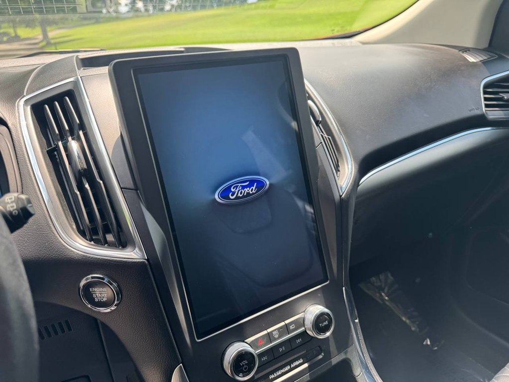 Photo 20 of this FORD EDGE